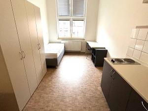 Pronájem bytu 1+kk, Praha - Smíchov, Křížová, 24 m2