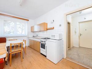 Prodej bytu 2+1, Chvaletice, Dukelská, 52 m2