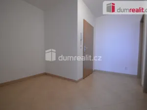 Pronájem bytu 1+kk, Praha - Modřany, Vorařská, 39 m2