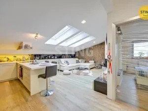 Prodej obchodního prostoru, Kroměříž, 1. máje, 102 m2