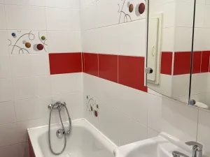 Pronájem bytu 1+kk, Karlovy Vary - Bohatice, Kpt. Nálepky, 20 m2