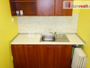 Pronájem obchodního prostoru, Břeclav, náměstí T. G. Masaryka, 15 m2