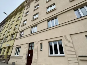 Pronájem bytu 2+kk, Praha - Libeň, U skládky, 47 m2