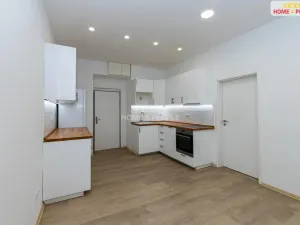 Pronájem bytu 2+kk, Praha - Libeň, Novovysočanská, 37 m2