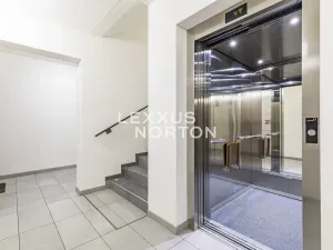 Pronájem bytu 1+kk, Praha - Smíchov, Holečkova, 34 m2