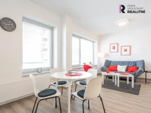 Pronájem bytu 1+kk, Zlín, Lorencova, 43 m2