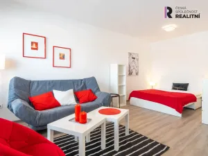 Pronájem bytu 1+kk, Zlín, Lorencova, 43 m2