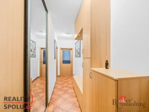 Prodej bytu 1+kk, Praha - Modřany, Komořanská, 37 m2