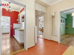 Prodej bytu 4+1, Karlovy Vary, Ondříčkova, 87 m2