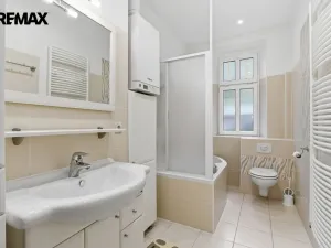 Prodej bytu 4+1, Karlovy Vary, Ondříčkova, 87 m2