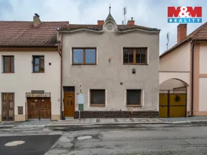 Prodej bytu 4+1, Velvary, Tyršova, 218 m2