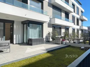 Pronájem bytu 2+kk, Praha, Armády, 53 m2