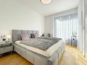 Pronájem bytu 2+kk, Praha, Armády, 53 m2