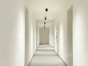 Pronájem bytu 2+kk, Praha, Armády, 53 m2