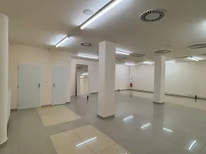 Prodej obchodního prostoru, Karlovy Vary, Divadelní náměstí, 100 m2