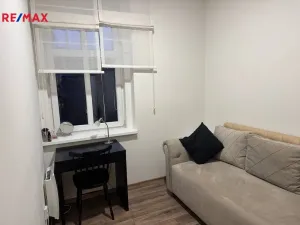 Pronájem bytu 3+kk, Karlovy Vary - Dvory, Chebská, 60 m2