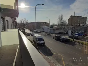 Pronájem bytu 1+kk, Praha - Holešovice, Na Maninách, 33 m2