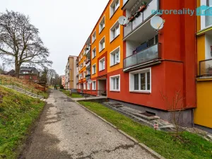 Prodej bytu 1+1, Luby, Tovární, 36 m2