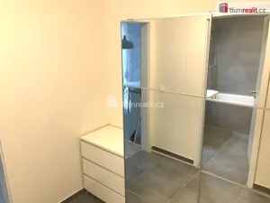 Pronájem bytu 1+kk, Praha, Strnadových, 33 m2