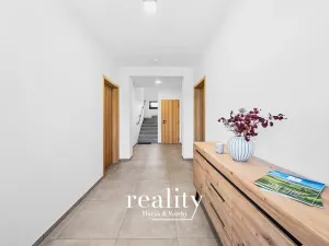 Prodej apartmánu, Perná, 205 m2