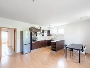 Pronájem bytu 3+kk, Horoměřice, K Vodárně, 75 m2