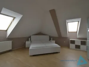 Pronájem bytu 4+1, Nová Paka, P. Bezruče, 87 m2