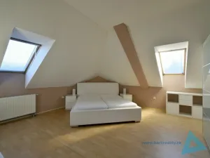 Pronájem bytu 4+kk, Nová Paka, P. Bezruče, 87 m2