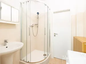 Pronájem bytu 1+1, Praha - Strašnice, Křenická, 35 m2