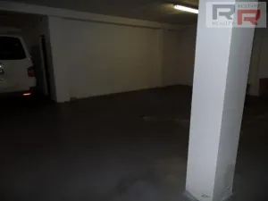 Pronájem garážového stání, Olomouc - Nové Sady, Handkeho, 12 m2