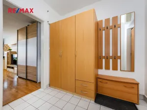 Pronájem bytu 1+kk, Praha - Suchdol, Internacionální, 41 m2