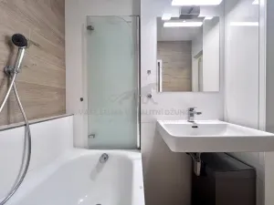 Pronájem bytu 2+kk, Praha - Kobylisy, Jelínkova, 50 m2