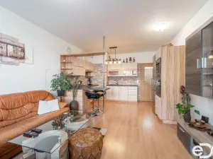 Pronájem bytu 3+kk, Praha, Hornoměcholupská, 65 m2