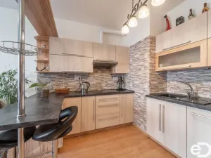 Pronájem bytu 3+kk, Praha, Hornoměcholupská, 65 m2