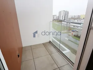 Pronájem bytu 1+kk, Praha, V třešňovce, 43 m2