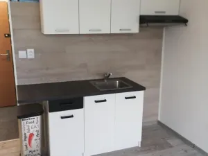 Pronájem bytu 1+kk, Klášterec nad Ohří, Budovatelská, 28 m2