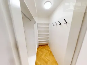 Pronájem bytu 2+1, Praha, Vrútecká, 53 m2
