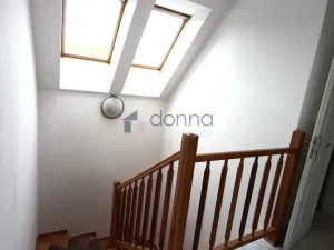 Pronájem rodinného domu, Praha, K vinicím, 251 m2