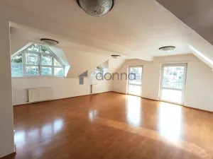 Pronájem rodinného domu, Praha, K vinicím, 251 m2