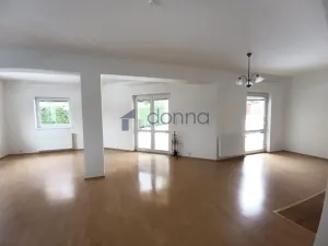 Pronájem rodinného domu, Praha, K vinicím, 251 m2