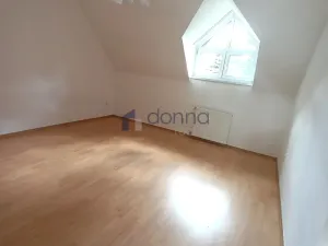 Pronájem rodinného domu, Praha, K vinicím, 251 m2