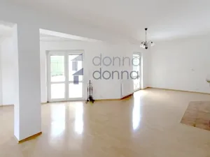 Pronájem rodinného domu, Praha, K vinicím, 251 m2