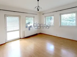 Pronájem rodinného domu, Praha, K vinicím, 251 m2