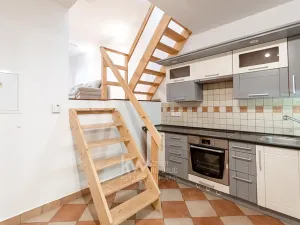 Pronájem bytu 2+kk, Praha - Žižkov, Viklefova, 56 m2