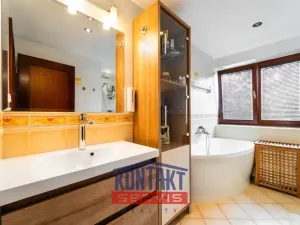 Pronájem rodinného domu, Dubné, 261 m2