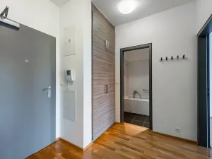 Pronájem bytu 2+kk, Praha - Vinohrady, Korunní, 64 m2