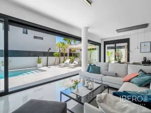 Prodej rodinného domu, Guardamar del Segura, Španělsko, 194 m2