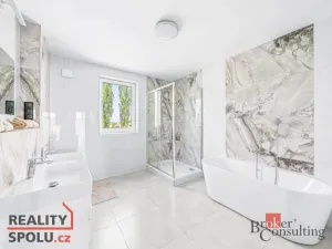 Prodej rodinného domu, Pečky - Velké Chvalovice, Za Statkem, 166 m2