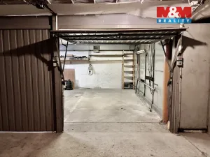 Pronájem garážového stání, Zlín, U Trojáku, 13 m2