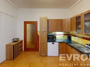 Pronájem bytu 2+1, Pardubice, Jungmannova, 59 m2