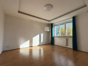 Pronájem bytu 2+kk, Praha, 28. pluku, 58 m2